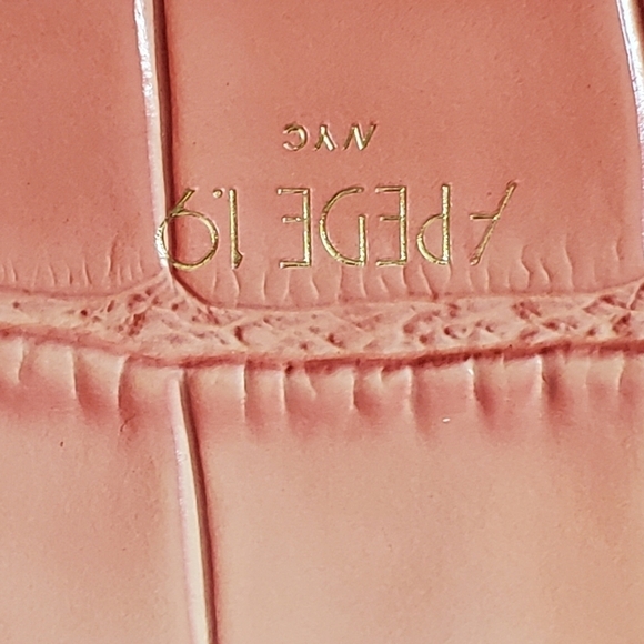 APEDE MOD EMBOSSED LEATHER MINI BAG. NWT PINK Crocodile print - Picture 15 of 16